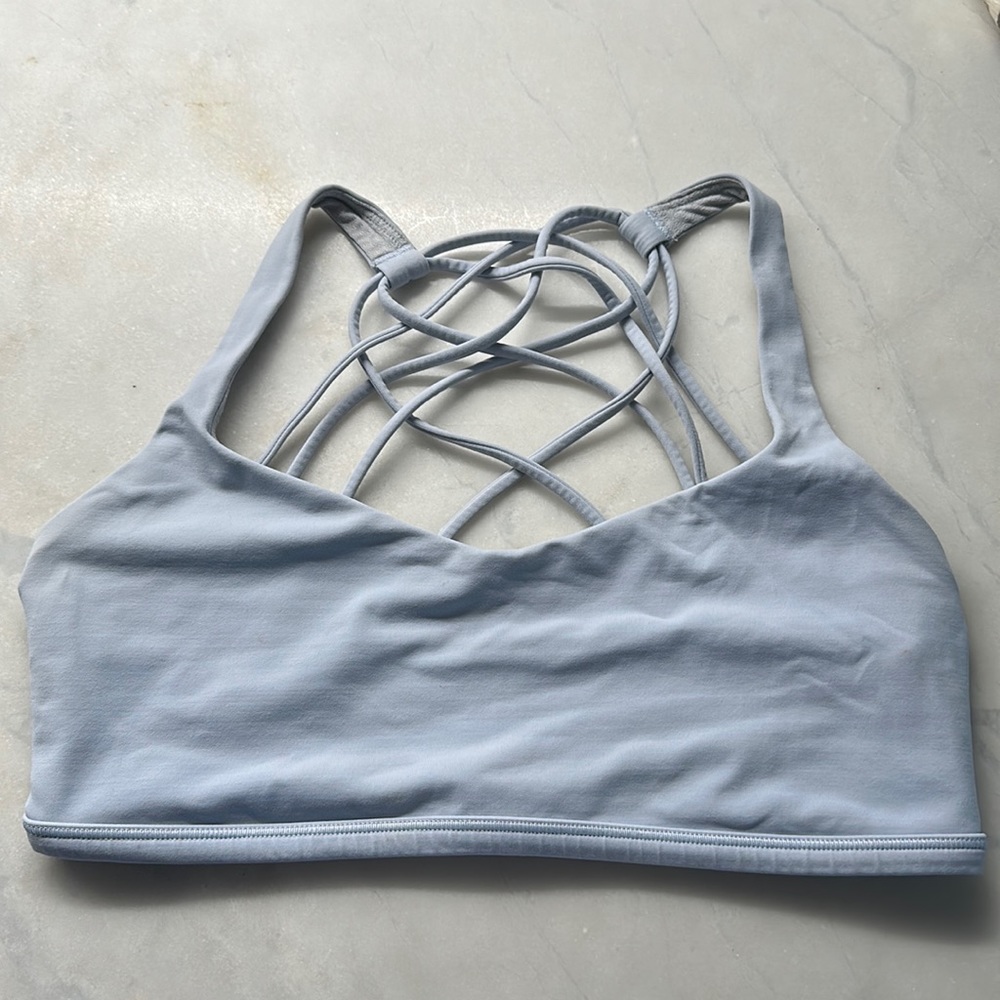 Lululemon free to be wild size 8 bra